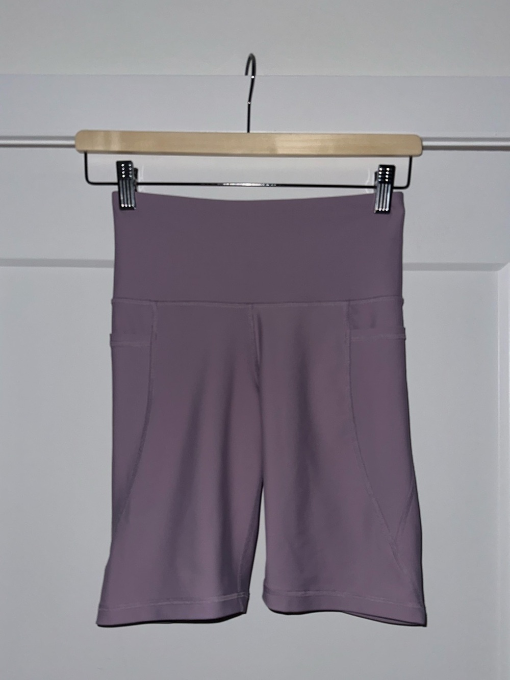 Old Navy Powersoft High-Rise Bike Shorts Side Pockets Lilac Purple, Size Small